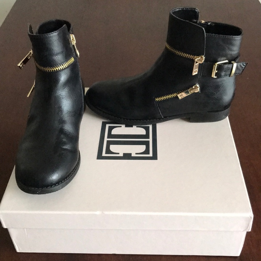 Ivanka Trump little girl boots size 2